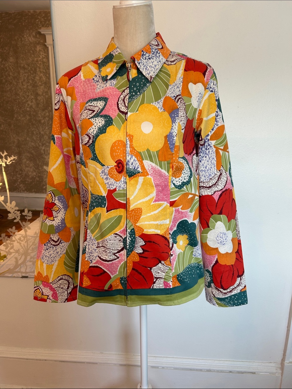 Vibrant Floral Button-Front Women's jacket- Multi